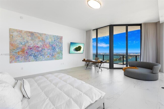 Building Photo - 1000 Biscayne Blvd