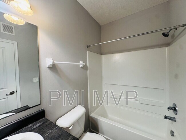 Building Photo - 904 Taylor Station Rd