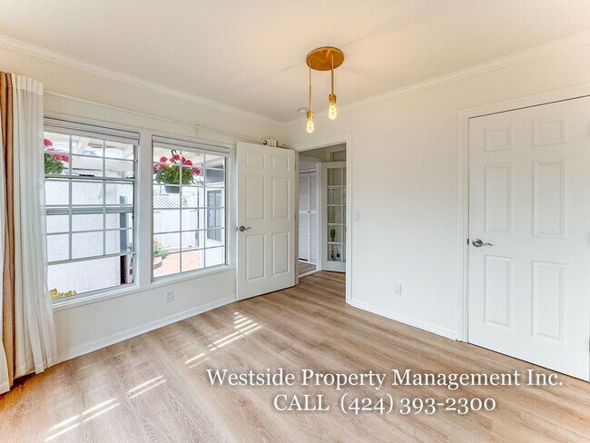 Building Photo - 8120 Glider Ave