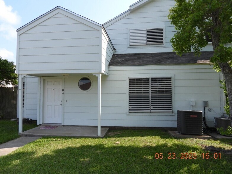 Building Photo - 7252 Mansions Dr