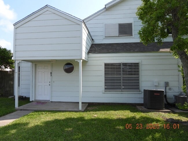 Building Photo - 7252 Mansions Dr