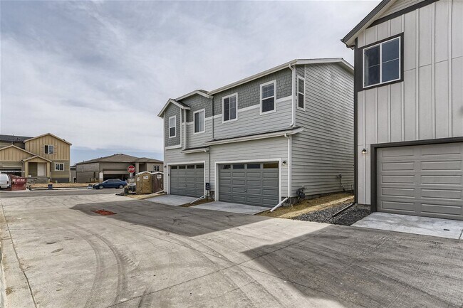 Building Photo - Single Family 3 Bed, 3 Bath Paired-Home in Anthology, Parker!