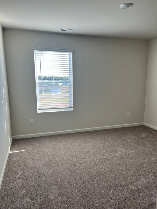 Building Photo - Brand New Three Bedroom Home In Sango