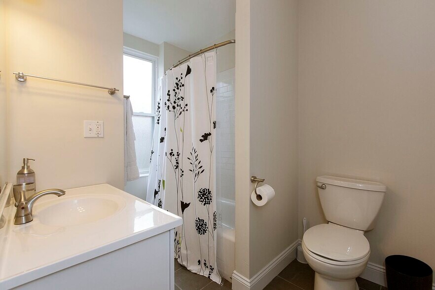 Building Photo - 237 Northampton St