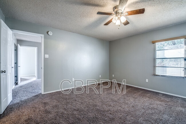 Building Photo - 5308 Kenosha Ave