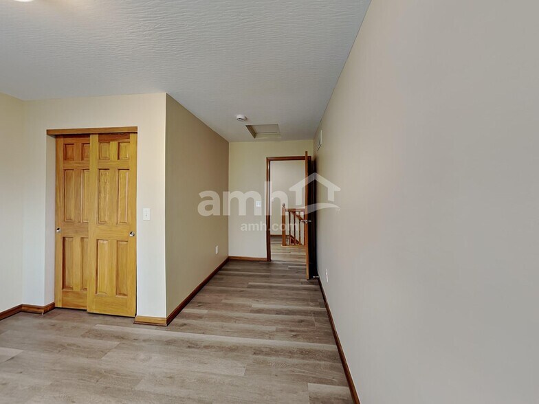 Building Photo - 16 Stoney Bluff Way
