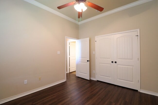 Building Photo - 3116 Stallion Dr