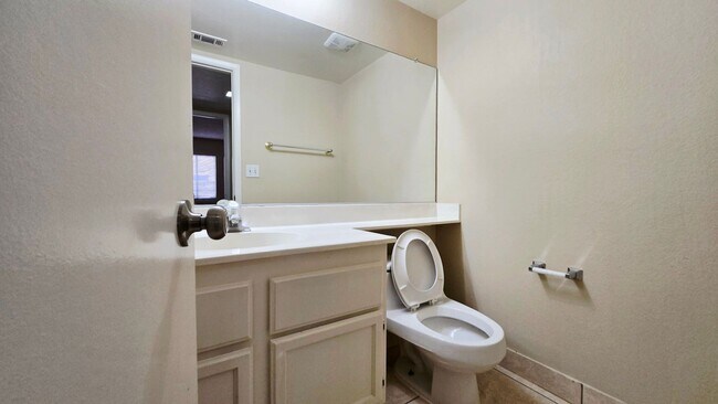 Building Photo - 9013 Quiet Cove Way