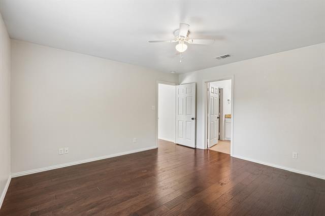 Building Photo - 3017 N Hickory St