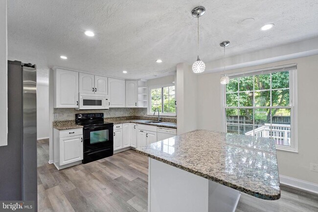 Building Photo - 12312 Streamvale Cir