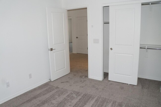 Building Photo - 3809 N 100th Dr