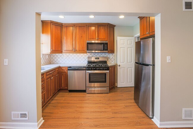 Building Photo - 1113 N Marlyn Ave