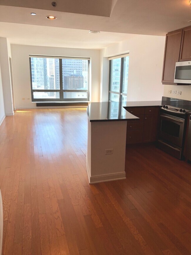 Building Photo - 130 N Garland Ct