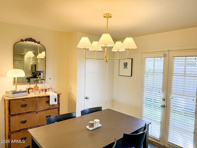 Building Photo - 1428 S Oakley Pl