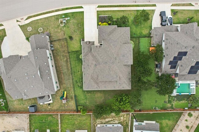 Building Photo - 1104 Scenic Oaks Dr
