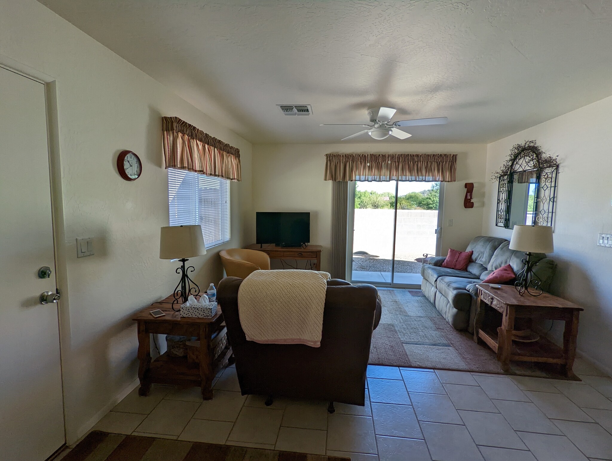 Building Photo - 90 E Cliff House Dr