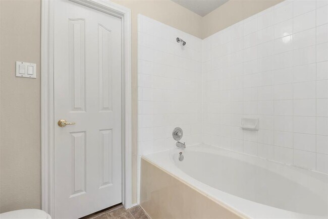 Building Photo - 2622 Autumn Springs Ln