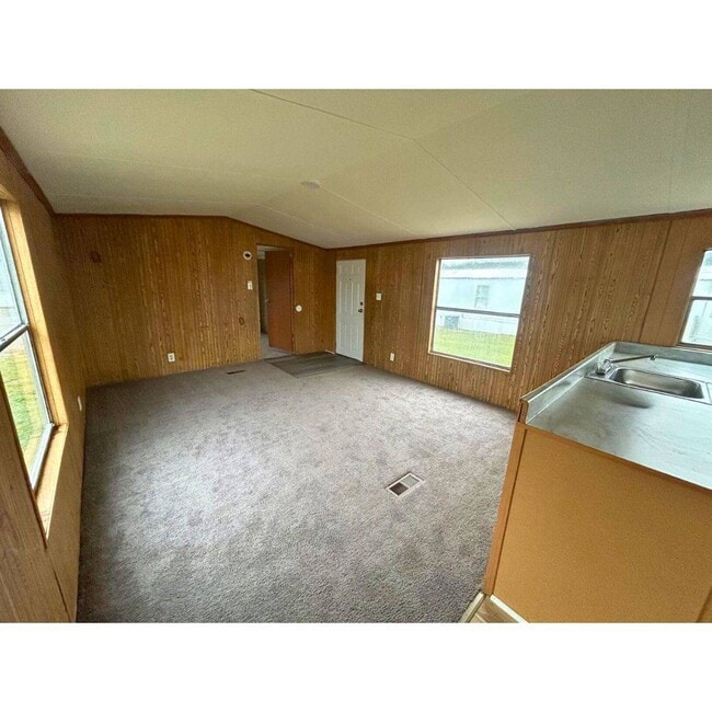 Building Photo - 308 Walker Ct