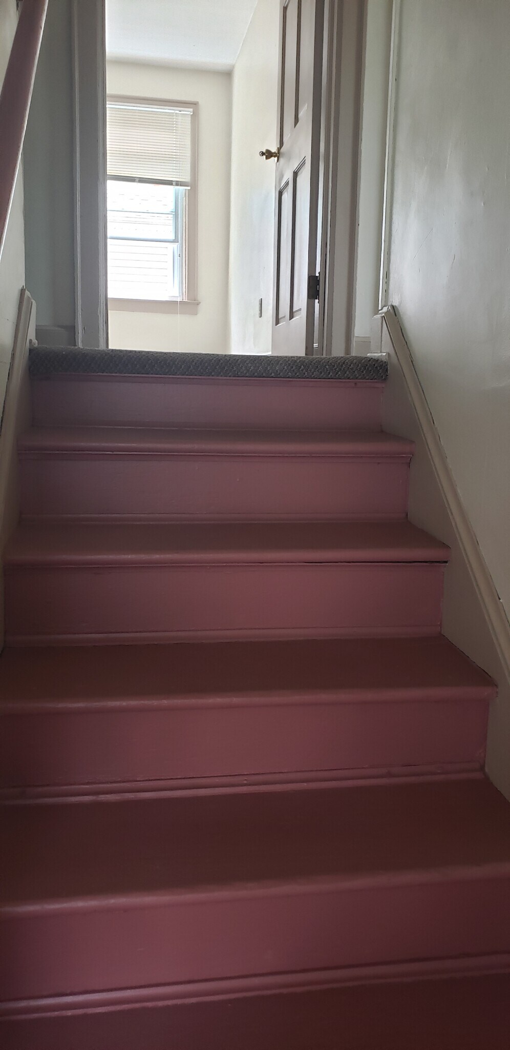 Stairs leading to upper floor, 3 bedrooms, full bath - 1016 S Franklin St