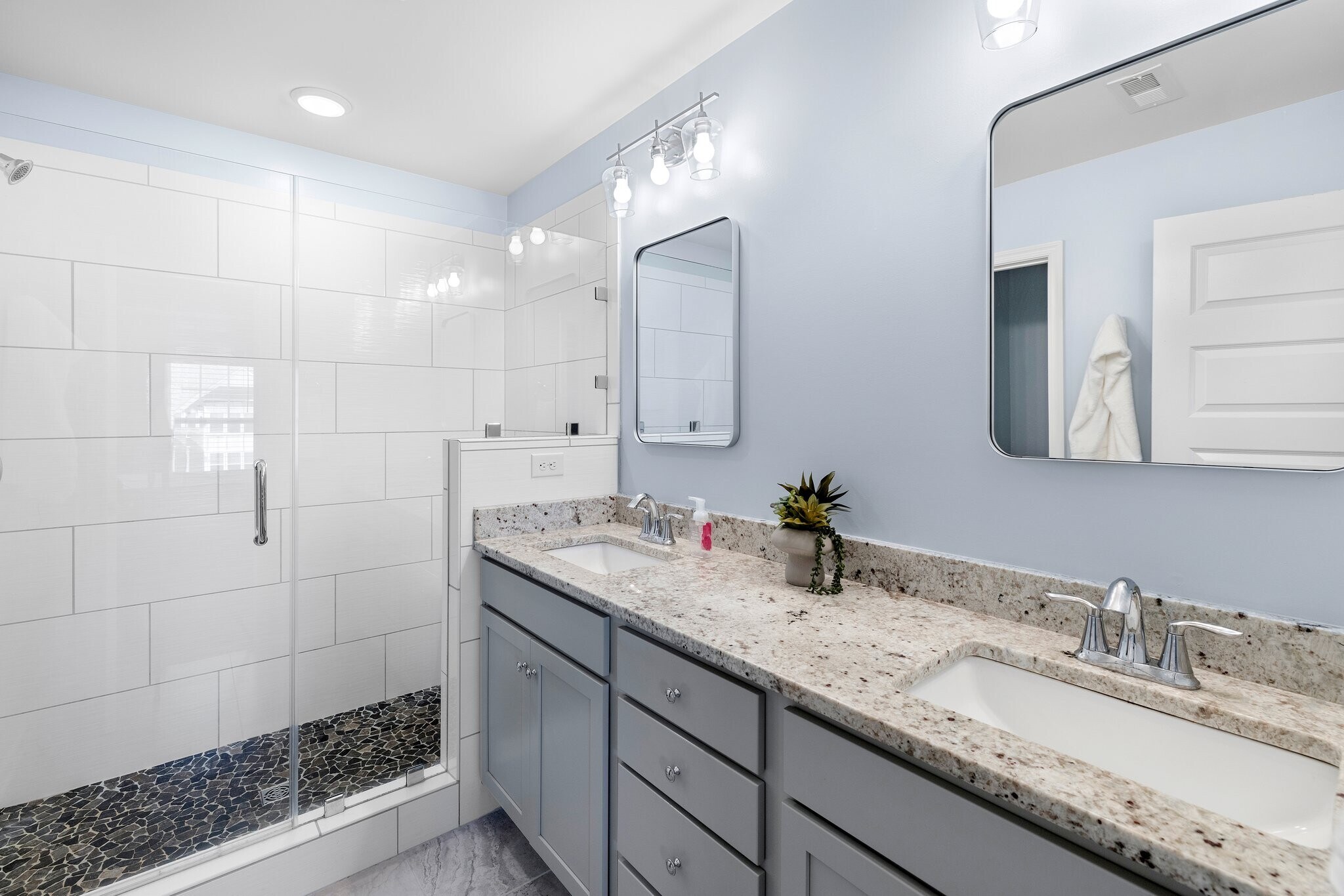 Building Photo - 2138 Perennial Cir