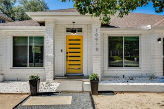 Building Photo - 10916 Sierra Oaks