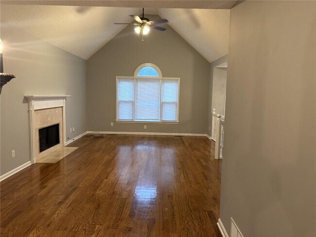 Building Photo - 5045 Bayberry Ct