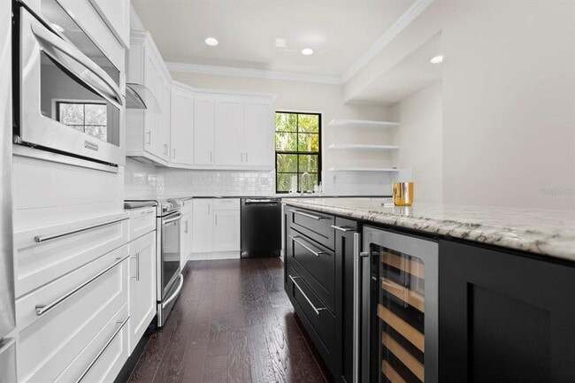 Building Photo - 224 S Audubon Ave