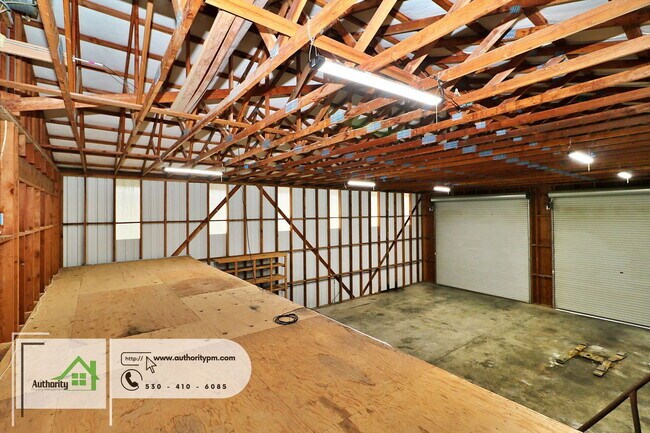 Building Photo - 10560 Old Oregon Trail