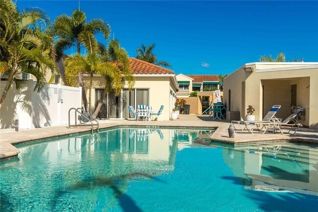 Building Photo - 824 Padua Ln