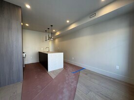 Building Photo - 300 Franklin St