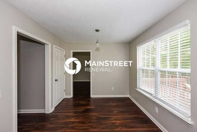 Building Photo - 4 Bedroom Pet-Friendly Home in Hermitage, TN with Main Street Renewal
