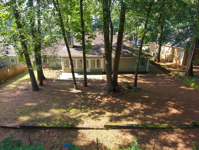Building Photo - 205 Jarrett Ln
