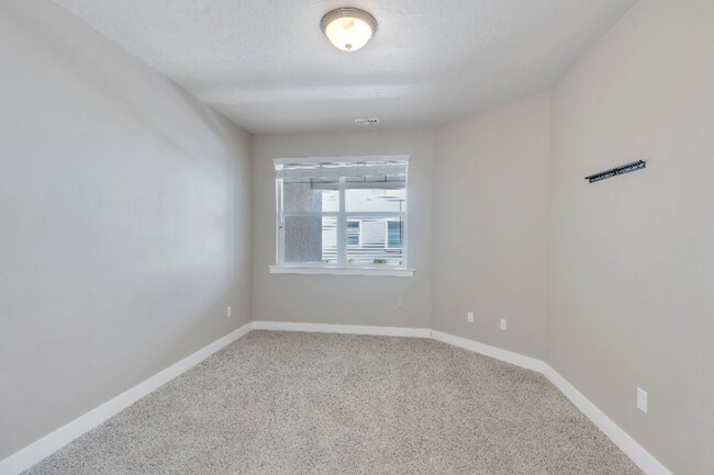 Building Photo - 12249 S Marcellus Ct