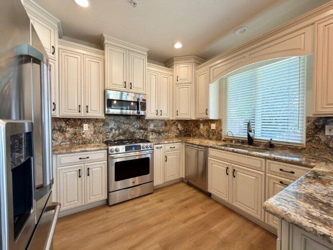 Building Photo - Coveted Napa Yacht Club 3 Bedrooms, 2 1/2 Bathrooms, w/ 1st Level Primary Bedroom/Bath