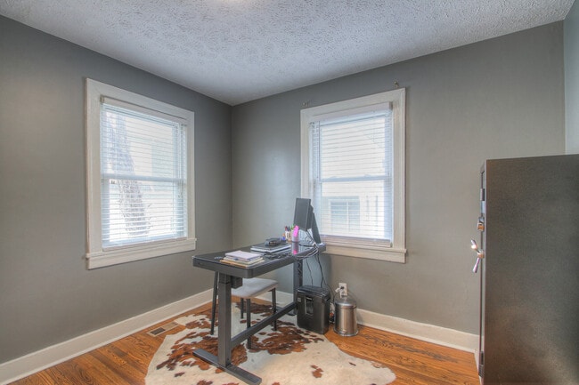Building Photo - 1609A Cahal Ave
