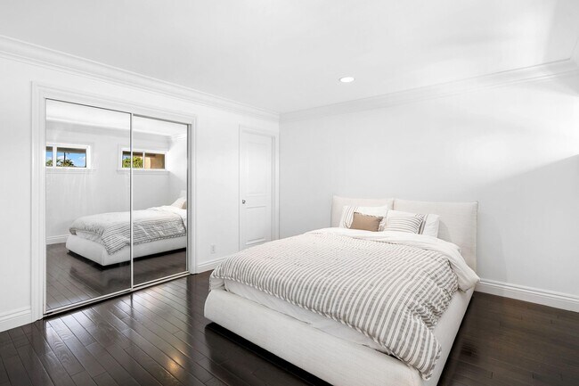 Building Photo - 555 S Ocean Blvd