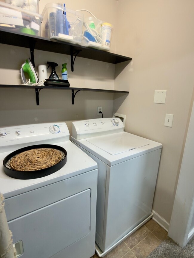 Building Photo - 1307 Amsterdam Ct