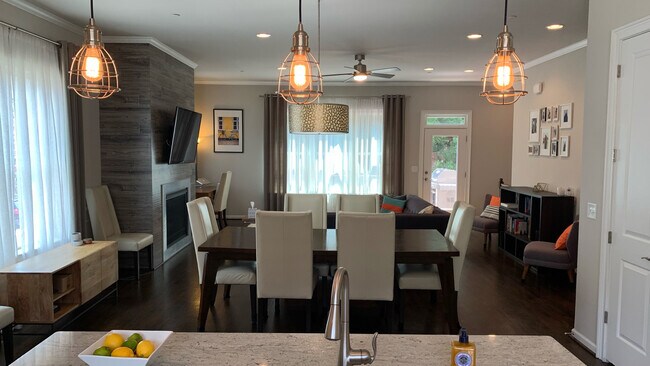 Building Photo - 955 Opelousas Way