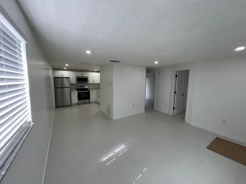 Building Photo - 1511 Suponic Ave