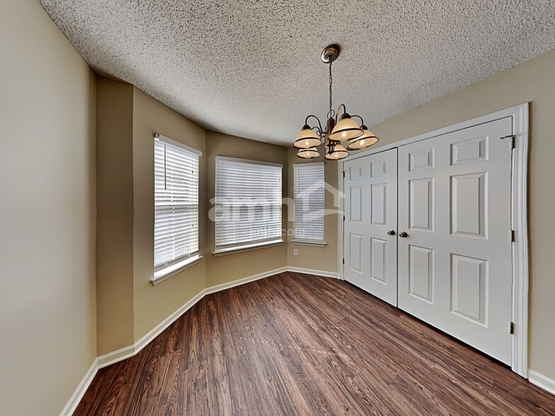 Building Photo - 4445 Tuckahoe Ct