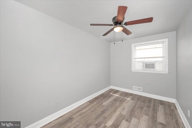 Building Photo - 1551 Langford Rd