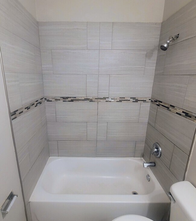Building Photo - 1089 Dickens Way