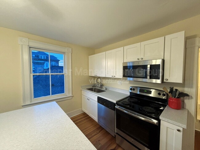 Building Photo - 47 Ashley Ave