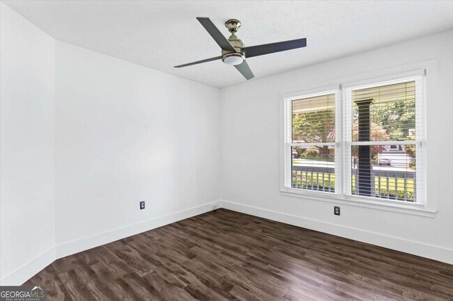 Building Photo - 140 Grayland Creek Dr