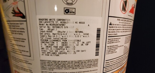 Building Photo - 4 bed 2 1/2 bath home!