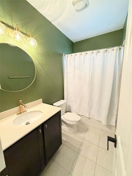 Building Photo - 5713 Zinnia Dr