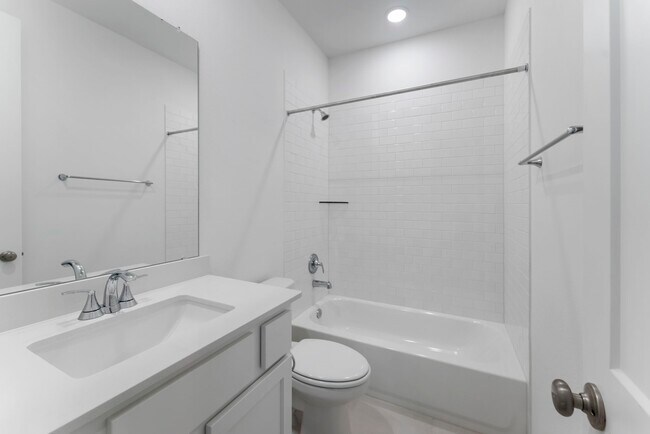 Building Photo - 26383 Golden Pass Lp