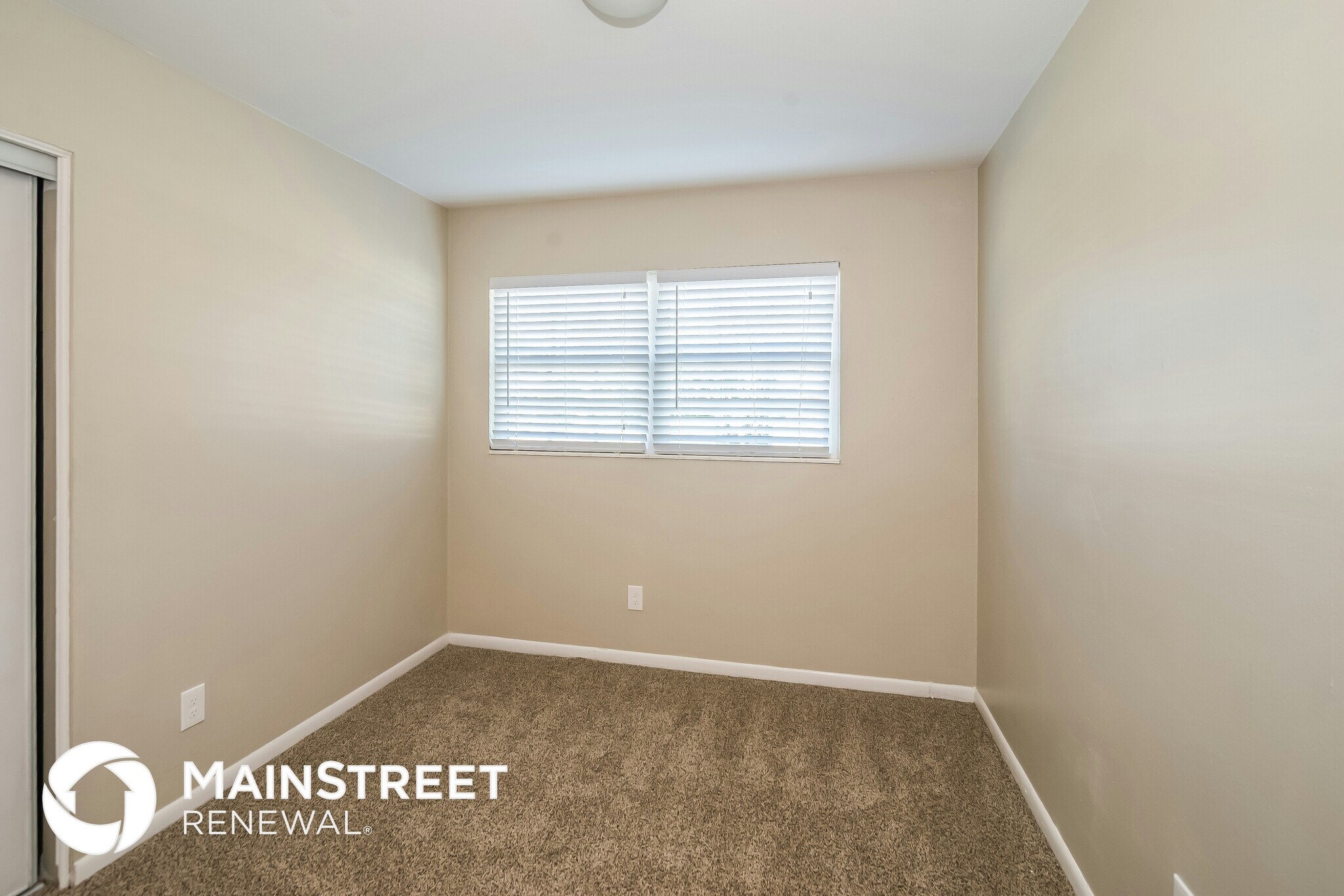 Building Photo - 5027 McManus Dr