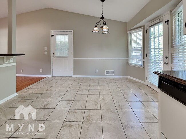 Building Photo - 2475 Suncrest Ct