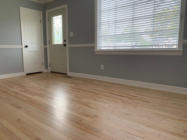 Building Photo - 503 Green Acres Dr